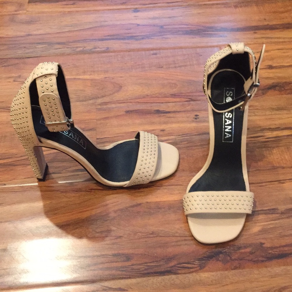 NWOT Sol Sana Studded Heels